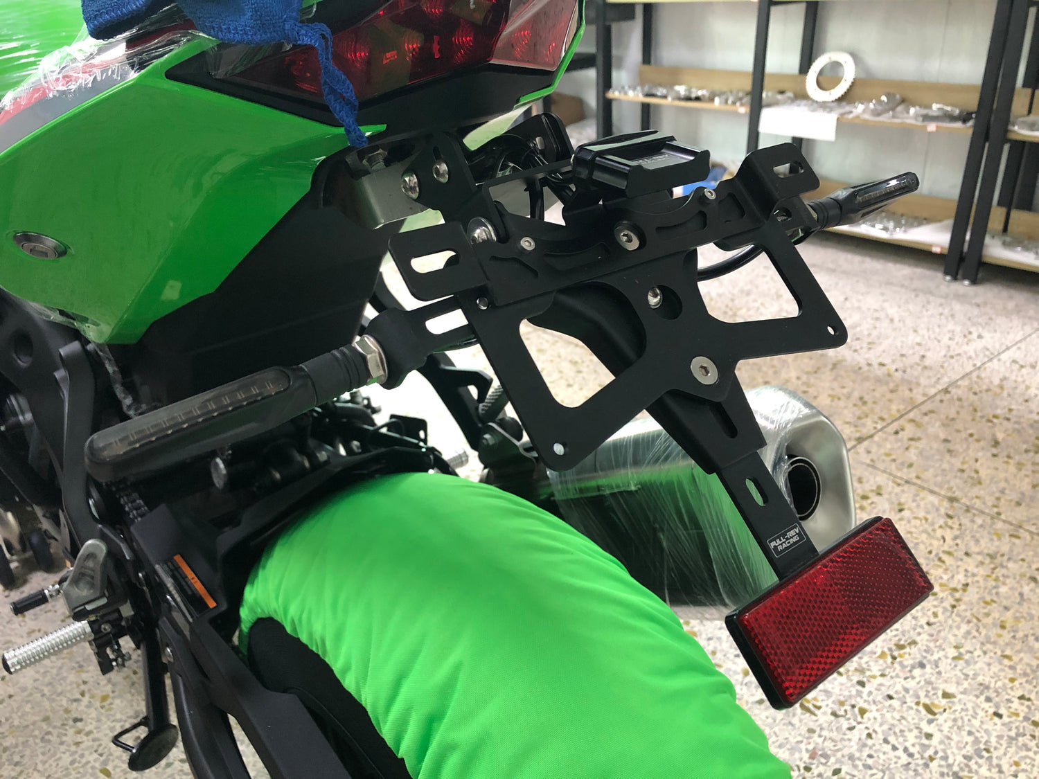 FULL-REV 短牌架 多種車款