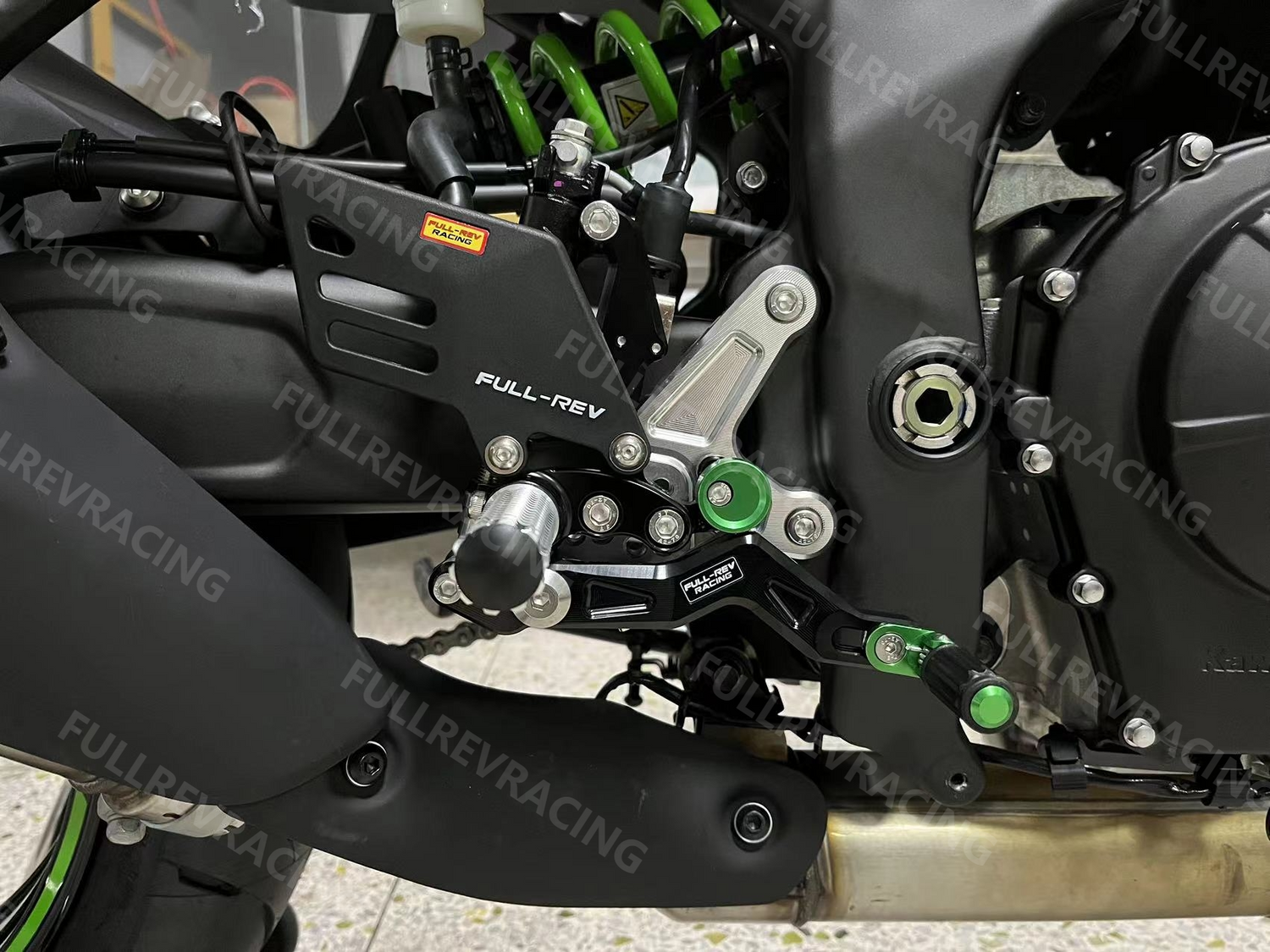 FULL-REV 改裝後移腳踏(Pro款) KAWASAKI車款