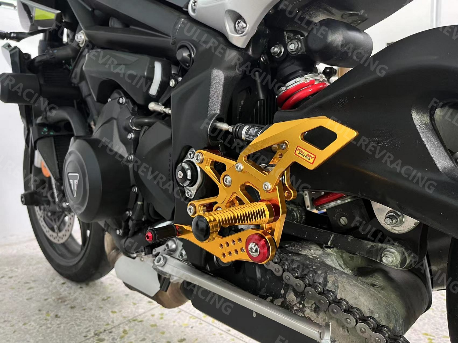 FULL-REV 改裝後移腳踏 TRIUMPH車款