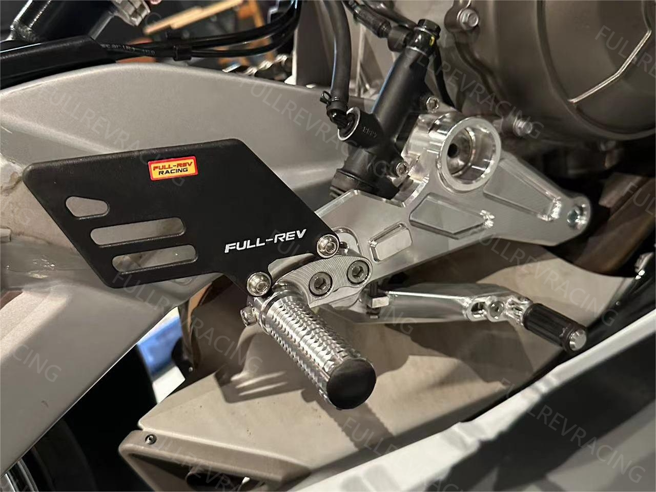 FULL-REV 改裝後移腳踏(Pro款) APRILIA車款