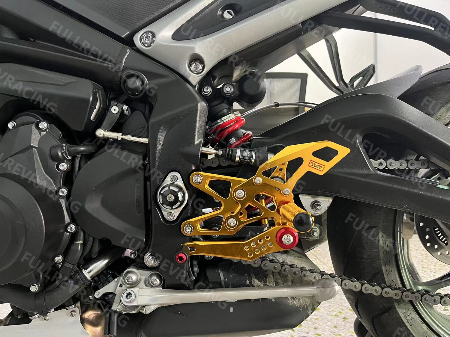 FULL-REV 改裝後移腳踏 TRIUMPH車款