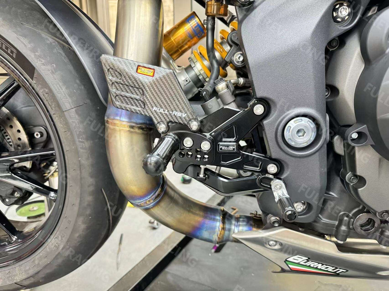 FULL-REV 改裝後移腳踏(Pro款) TRIUMPH車款