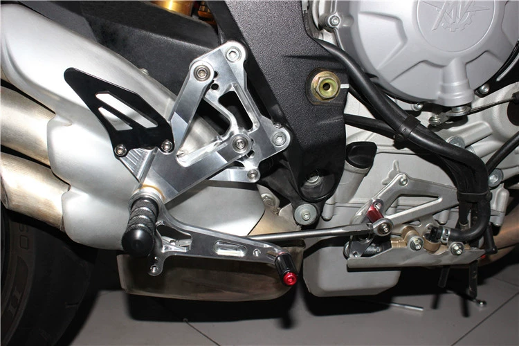 FULL-REV 改裝後移腳踏 MV AGUSTA車款